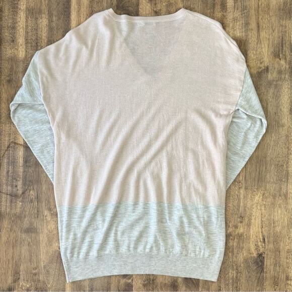 Vince Women’s Merino Wool Colorblock Easy Fit V Neck Sweater Pink Gray Sz Small - Picture 8 of 8